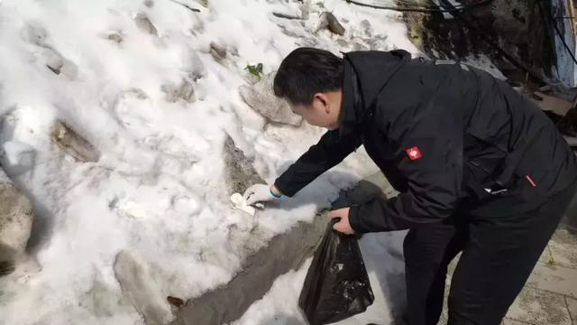 【華山西峰索道】太華索道公司組織干部職工開展學(xué)雷鋒志愿服務(wù)活動(dòng)(圖12) 【華山西峰索道】太華索道公司組織干部職工開展學(xué)雷鋒志愿服務(wù)活動(dòng)(圖12)