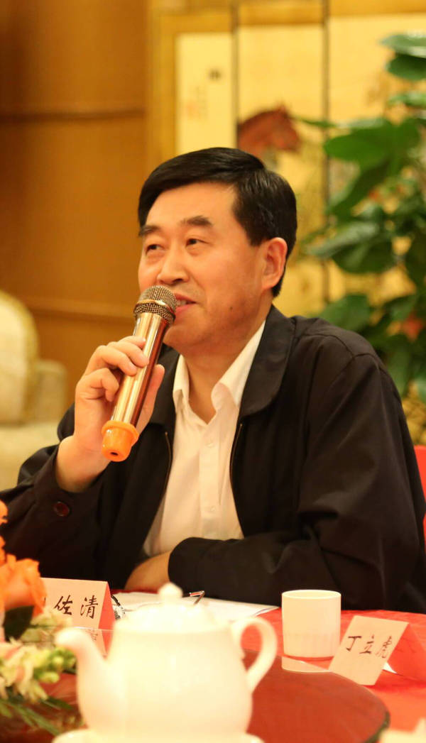 省市勞模同迎五一共賞《大唐女皇》(圖5) 省市勞模同迎五一共賞《大唐女皇》(圖5)